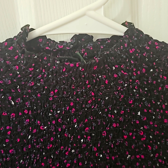 Wild Fable Black Floral fitted Short Top - Picture 3 of 6